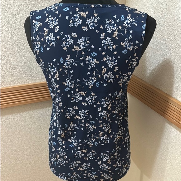 Atmosphere Size 2 Blue Floral Sleeveless Top!! - Picture 8 of 9